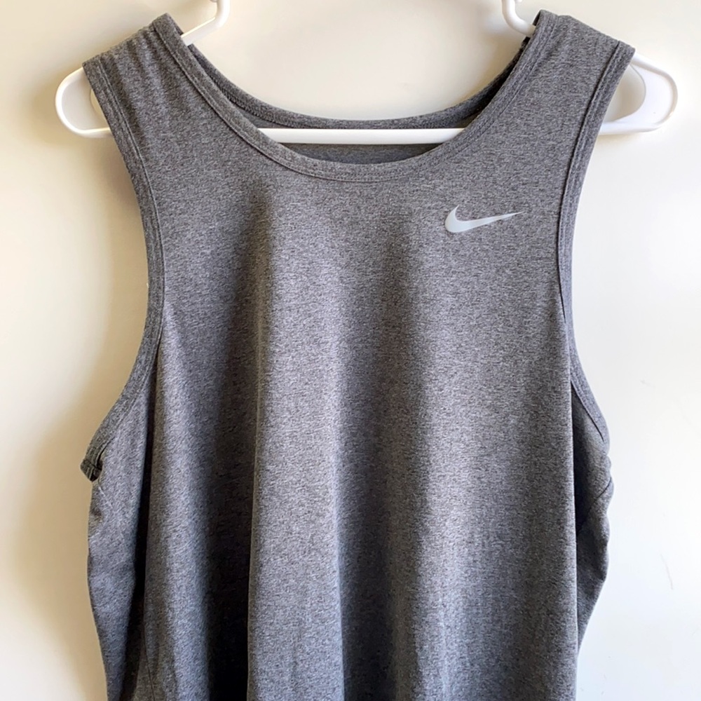 Nike Men’s Gray Sleeveless Small Nike Logo Dri-Fit Crew Neck Tank Top Workout